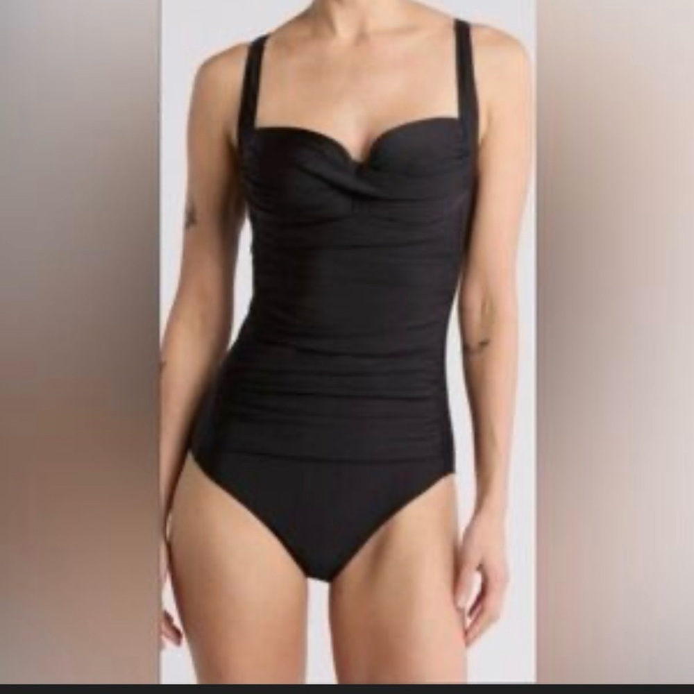 Betsy Johnson Women’s One Piece Swimsuit Bandeau Top Ruching Detail Size 3X NWT
